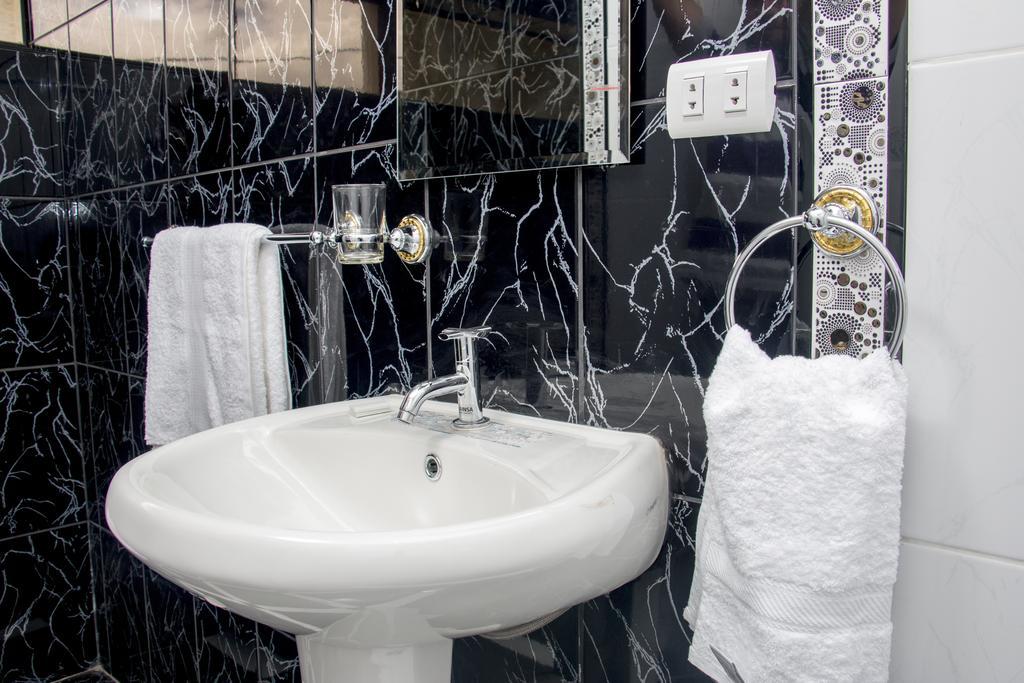 Hostal Santa Rosa Caraz Стая снимка