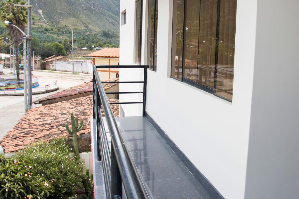 Hostal Santa Rosa Caraz Стая снимка