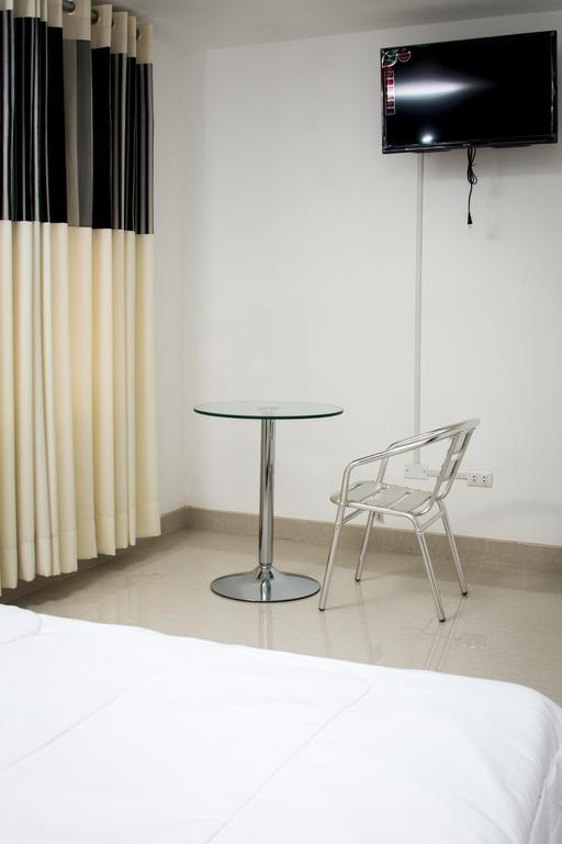 Hostal Santa Rosa Caraz Стая снимка